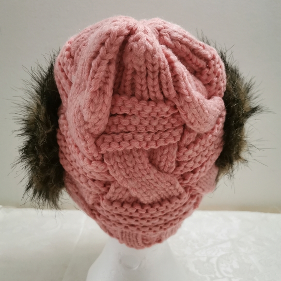 Women's Winter Beanie Hat - Picture 4 of 9